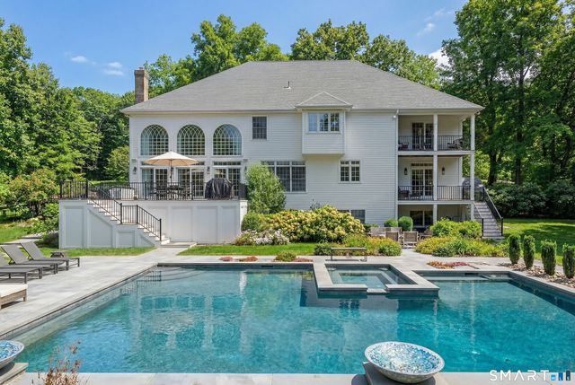 14 Merlins Lane, Newtown, CT 06470