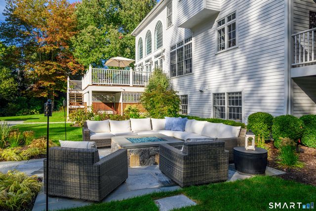 14 Merlins Lane, Newtown, CT 06470