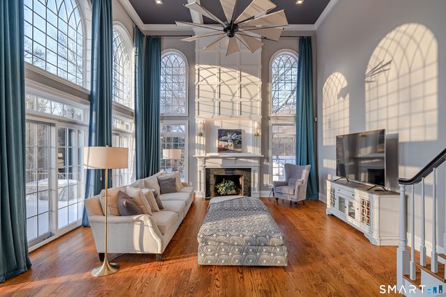 14 Merlins Lane, Newtown, CT 06470