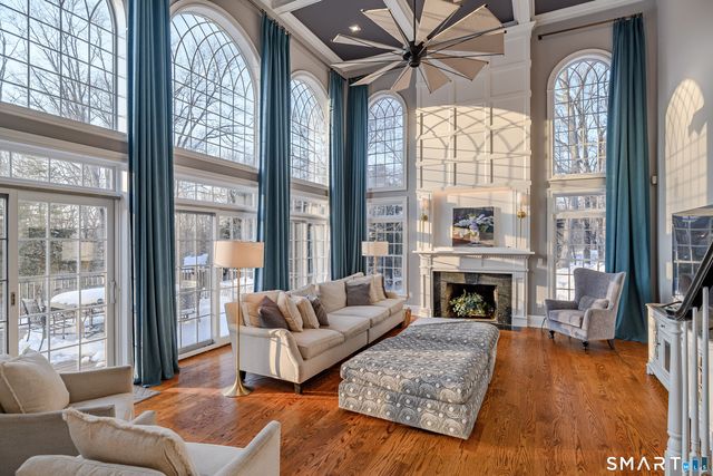 14 Merlins Lane, Newtown, CT 06470