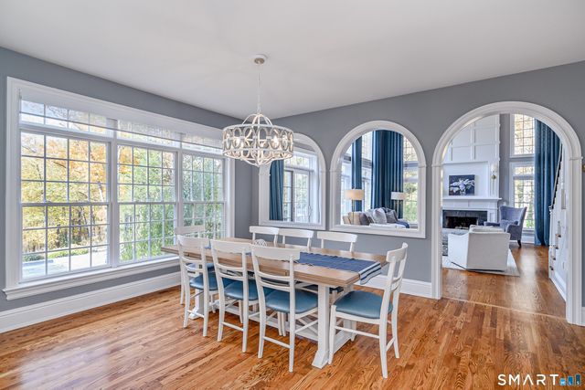 14 Merlins Lane, Newtown, CT 06470