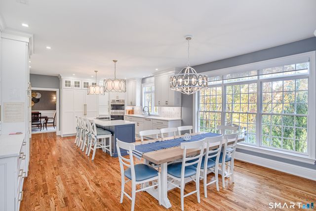 14 Merlins Lane, Newtown, CT 06470