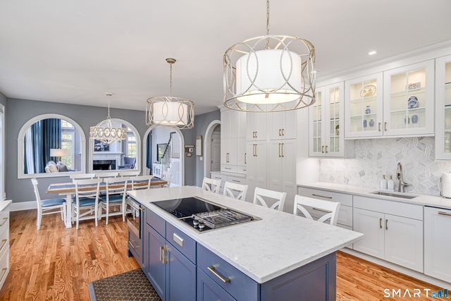 14 Merlins Lane, Newtown, CT 06470