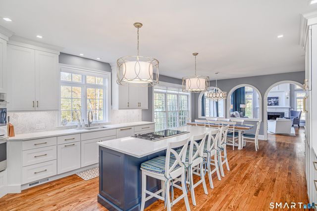 14 Merlins Lane, Newtown, CT 06470