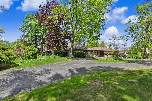 6968 118th STREET, Franklin, WI 53132