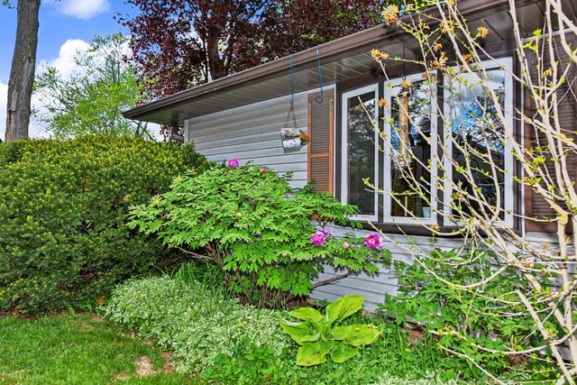6968 118th STREET, Franklin, WI 53132