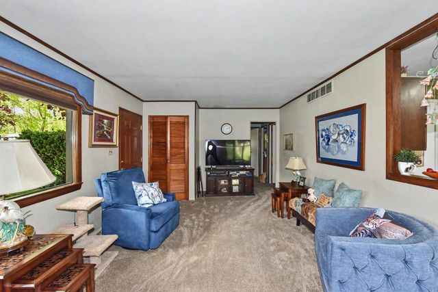 6968 118th STREET, Franklin, WI 53132