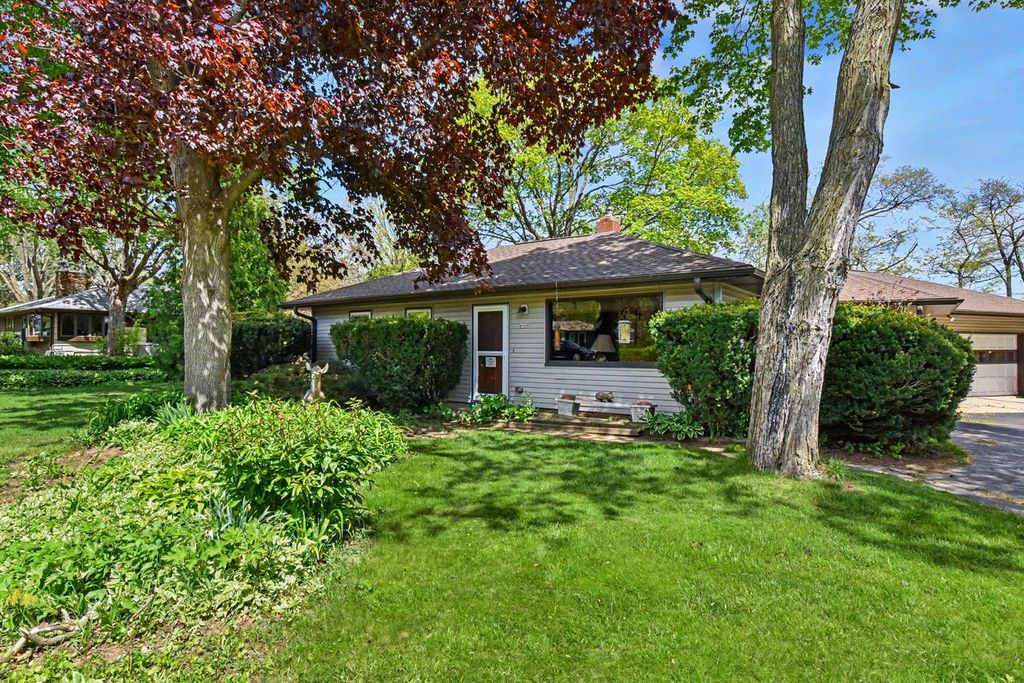 6968 118th STREET, Franklin, WI 53132