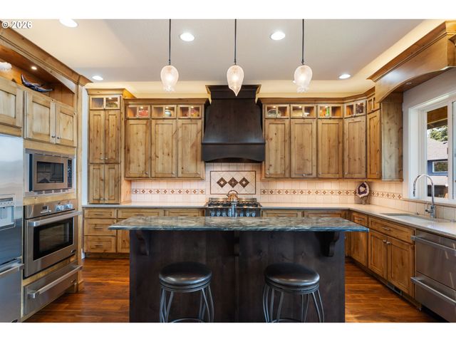14733 Se NORTHERN HEIGHTS Dr, Happy Valley, OR 97086