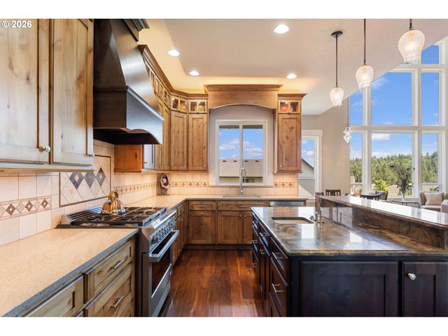 14733 Se NORTHERN HEIGHTS Dr, Happy Valley, OR 97086