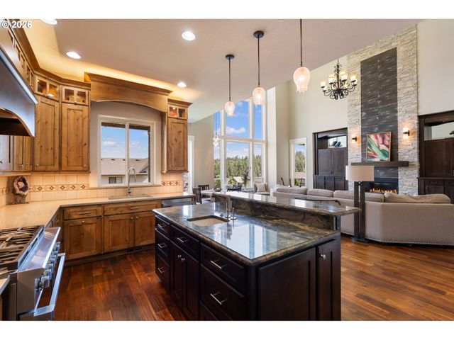 14733 Se NORTHERN HEIGHTS Dr, Happy Valley, OR 97086