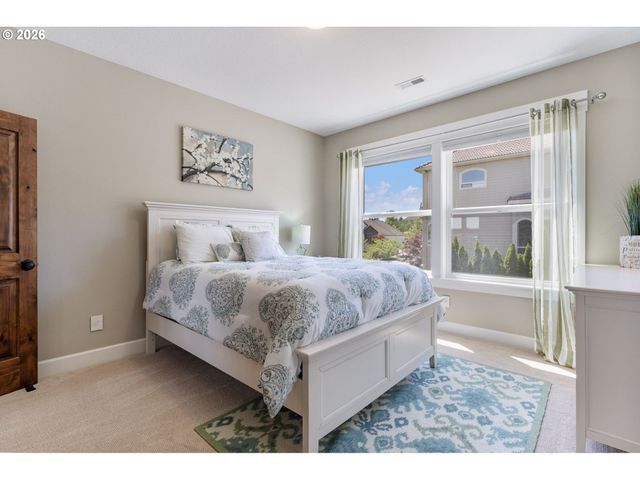 14733 Se NORTHERN HEIGHTS Dr, Happy Valley, OR 97086