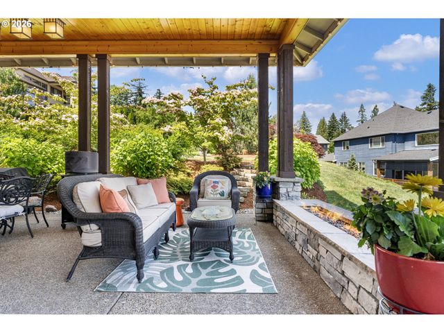 14733 Se NORTHERN HEIGHTS Dr, Happy Valley, OR 97086