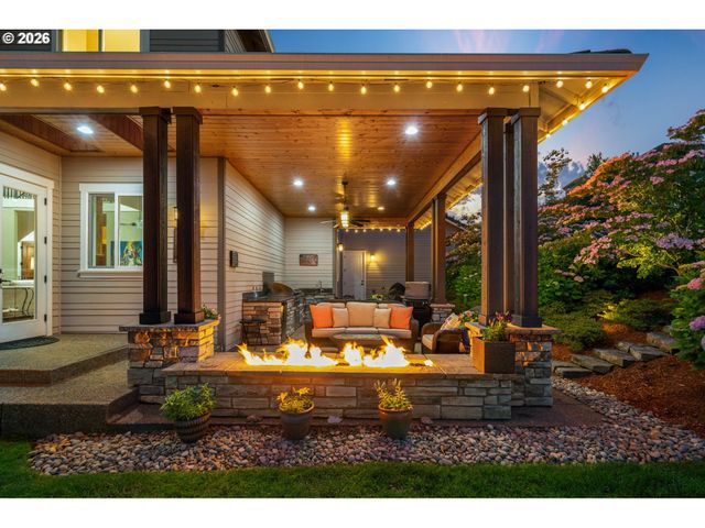14733 Se NORTHERN HEIGHTS Dr, Happy Valley, OR 97086