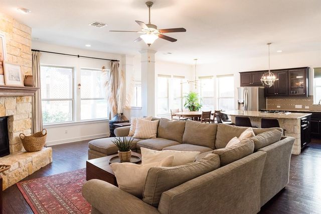 300 Grafton LN, Austin, TX 78737