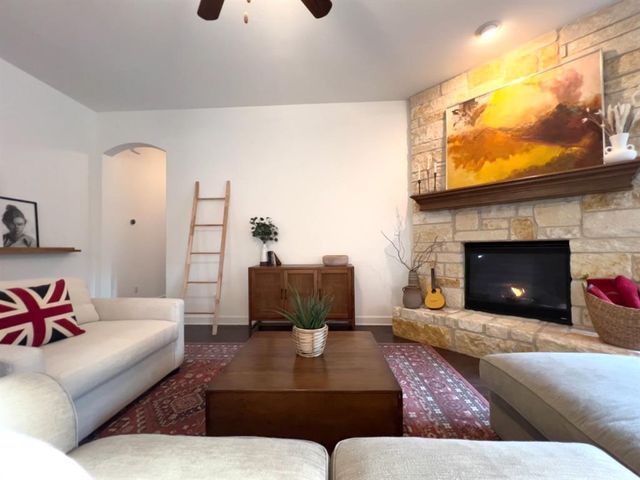 300 Grafton LN, Austin, TX 78737