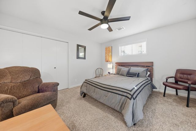 1015 N Fowlkes Street, Sealy, TX 77474