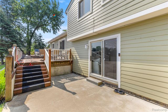 7135 Capri Drive, White Lake Charter Township, MI 48383