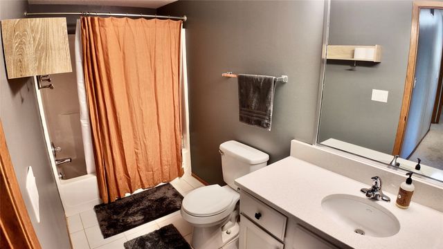 1116 59th Street, West Des Moines, IA 50266