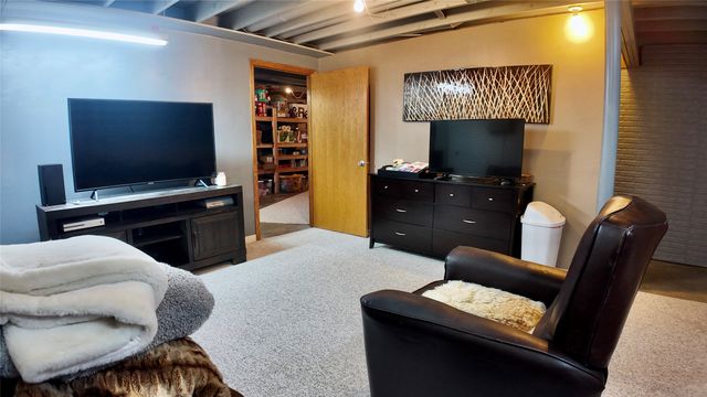 1116 59th Street, West Des Moines, IA 50266