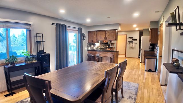 1116 59th Street, West Des Moines, IA 50266