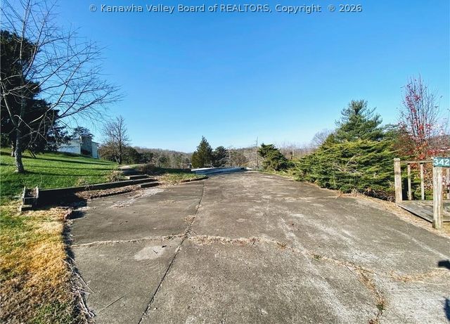 300 Apple Tree Drive, Point Pleasant, WV 25550