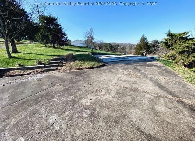 300 Apple Tree Drive, Point Pleasant, WV 25550