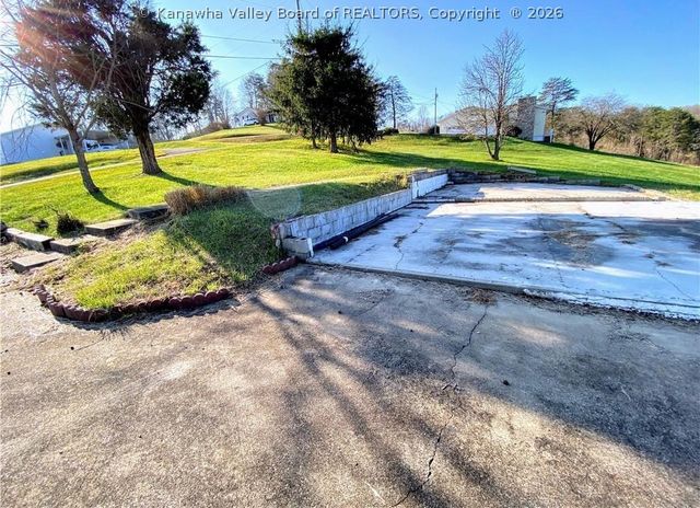 300 Apple Tree Drive, Point Pleasant, WV 25550