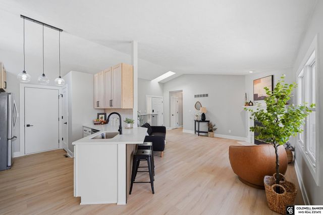 6433 Thunderbird Circle, Lincoln, NE 68512