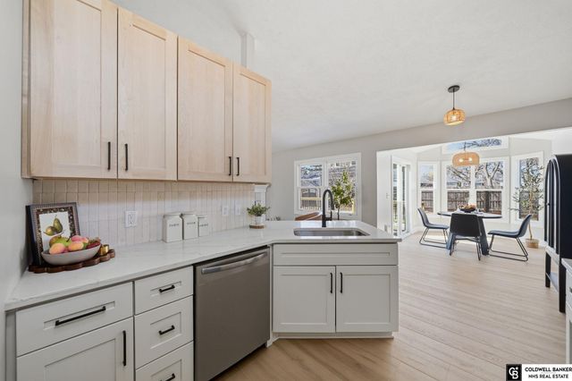 6433 Thunderbird Circle, Lincoln, NE 68512