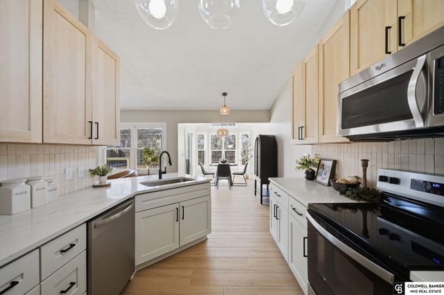 6433 Thunderbird Circle, Lincoln, NE 68512