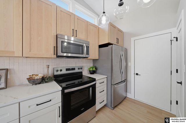 6433 Thunderbird Circle, Lincoln, NE 68512