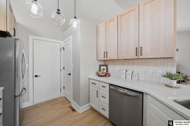 6433 Thunderbird Circle, Lincoln, NE 68512