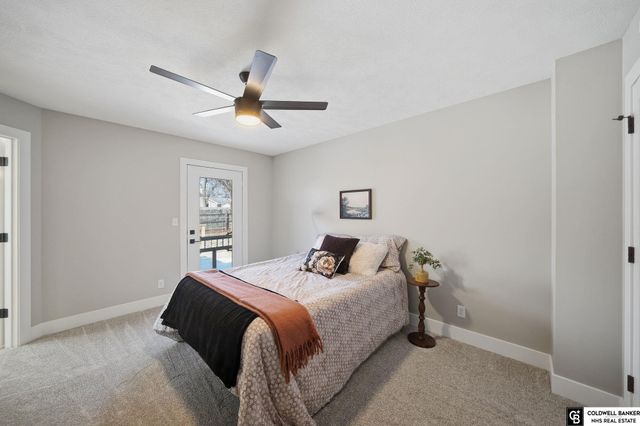 6433 Thunderbird Circle, Lincoln, NE 68512