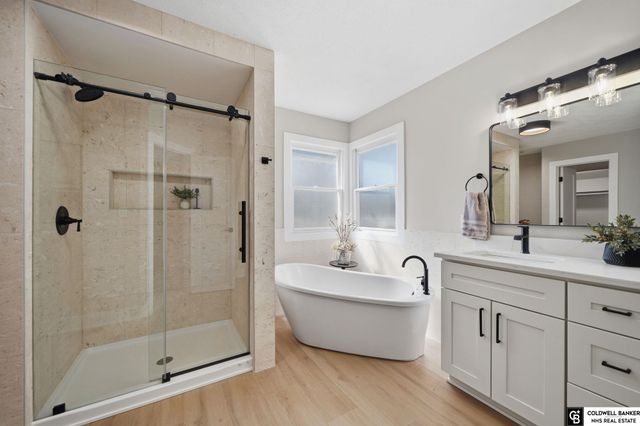 6433 Thunderbird Circle, Lincoln, NE 68512