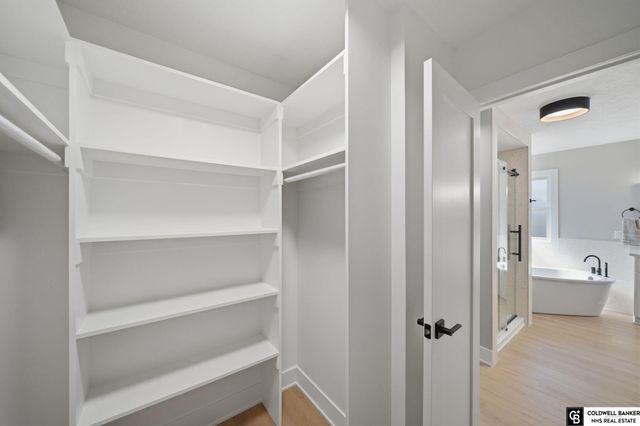 6433 Thunderbird Circle, Lincoln, NE 68512