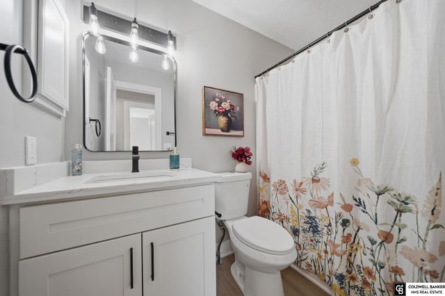 6433 Thunderbird Circle, Lincoln, NE 68512