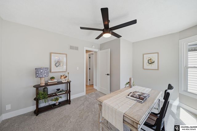 6433 Thunderbird Circle, Lincoln, NE 68512