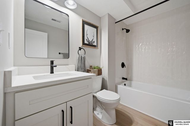 6433 Thunderbird Circle, Lincoln, NE 68512