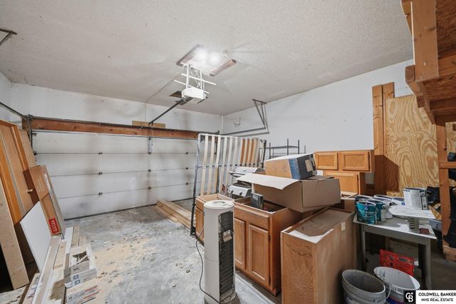 6433 Thunderbird Circle, Lincoln, NE 68512