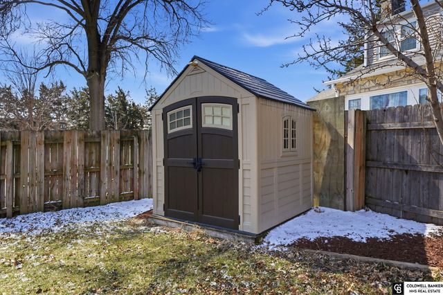 6433 Thunderbird Circle, Lincoln, NE 68512