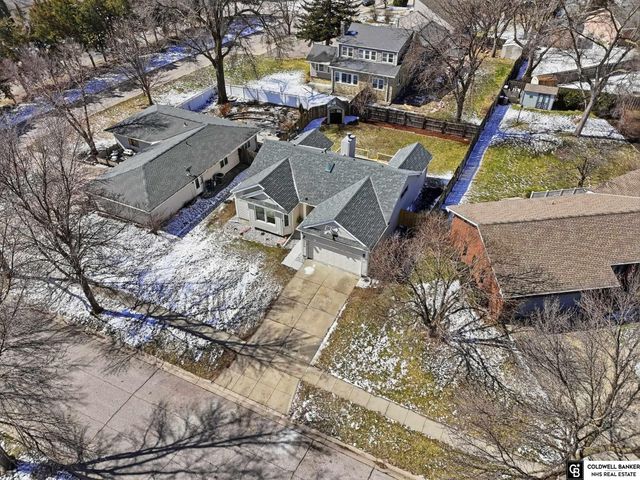 6433 Thunderbird Circle, Lincoln, NE 68512