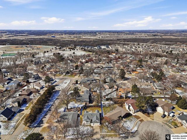 6433 Thunderbird Circle, Lincoln, NE 68512