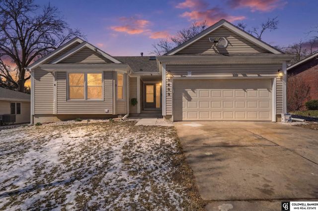6433 Thunderbird Circle, Lincoln, NE 68512