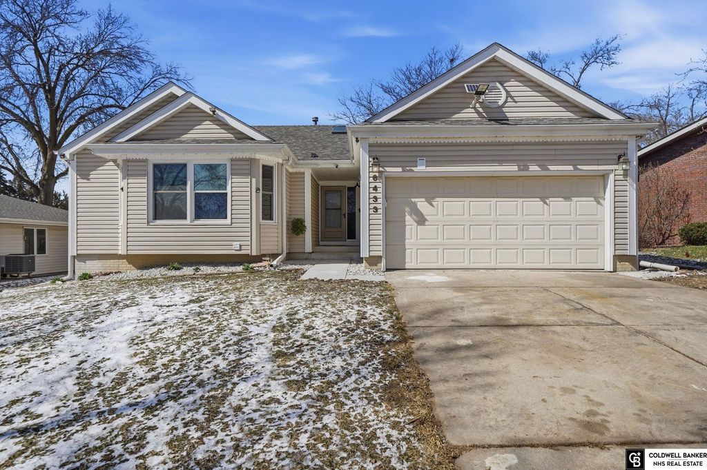 6433 Thunderbird Circle, Lincoln, NE 68512