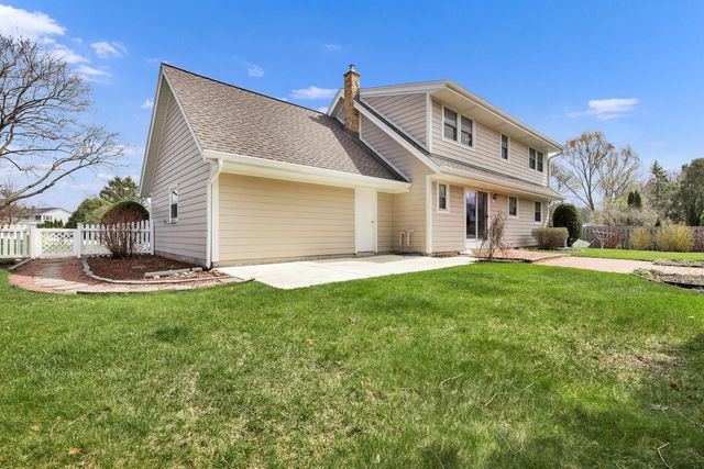 766 Kingston COURT, Hartland, WI 53029