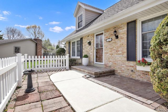 766 Kingston COURT, Hartland, WI 53029