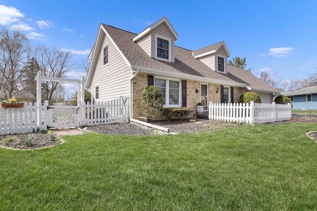 766 Kingston COURT, Hartland, WI 53029
