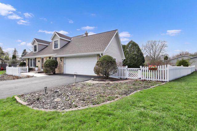766 Kingston COURT, Hartland, WI 53029