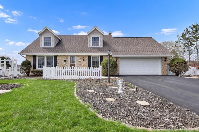 766 Kingston COURT, Hartland, WI 53029